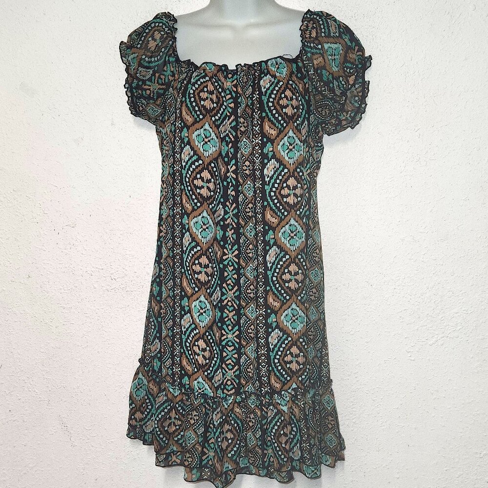 CHARLOTTE RUSSE stylish peasant Dress with ruffled hem in size Medium
